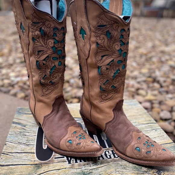 Beautiful Corral tan boots with turquoise inlay. - Picture 2 of 5